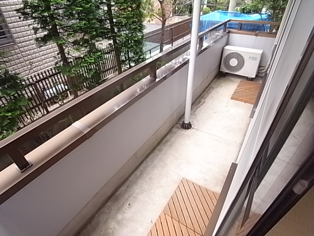 Balcony. Veranda.