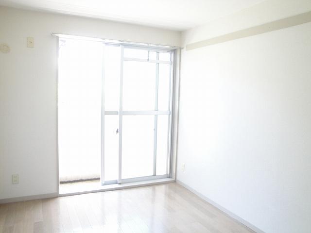 Living and room. Day is a good room.