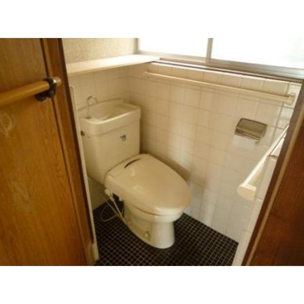 Other local. First floor toilet