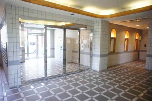 Entrance. Feeling of luxury entrance! !