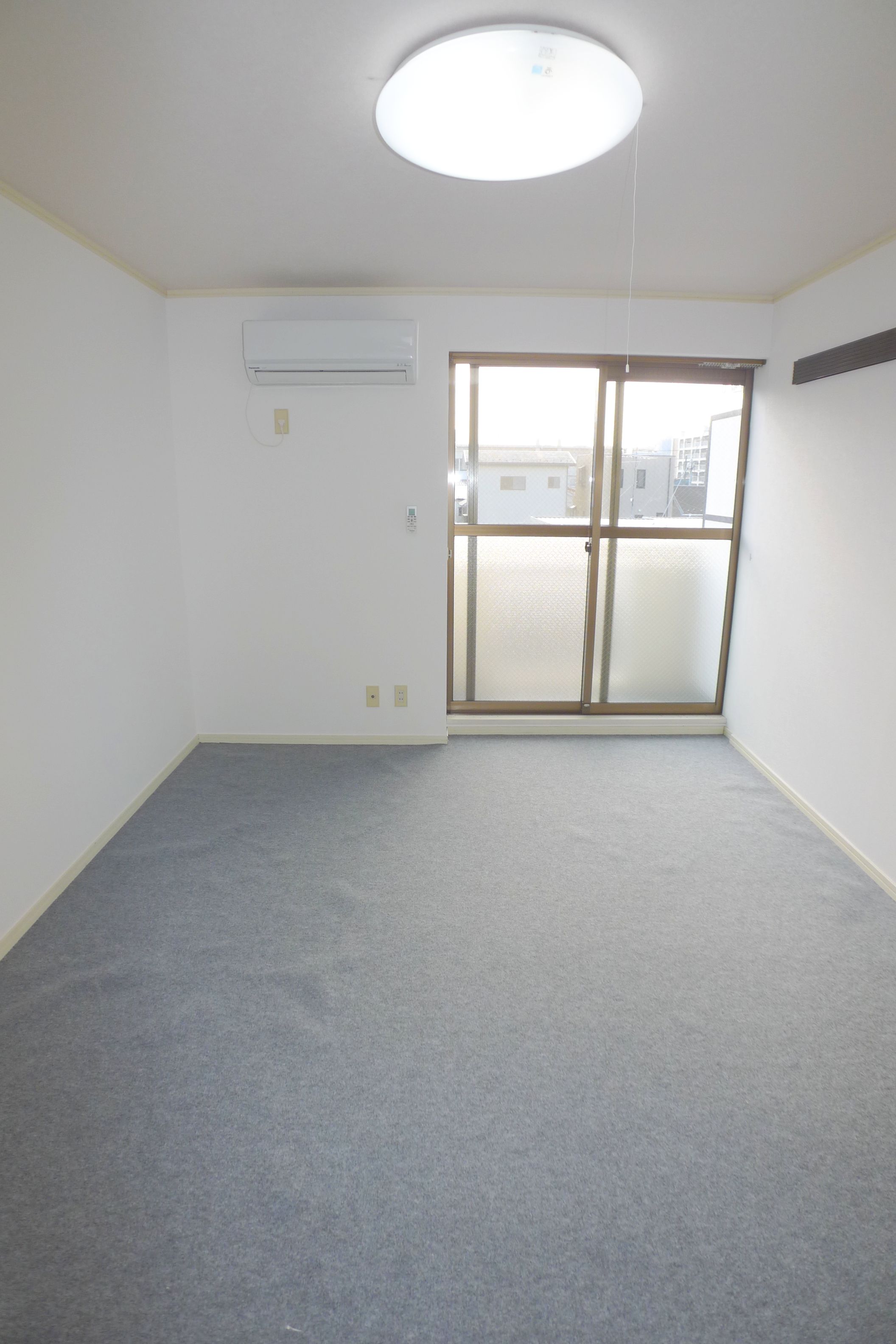 Living and room. ☆ Able If brokerage commissions 0.525-month ☆