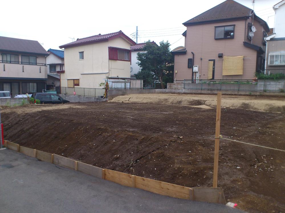 Local photos, including front road. Local (August 2013) Shooting