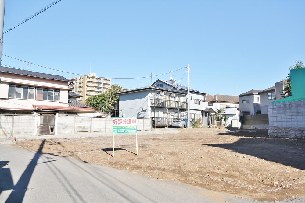 Local photos, including front road. Local (11 May 2013) Shooting