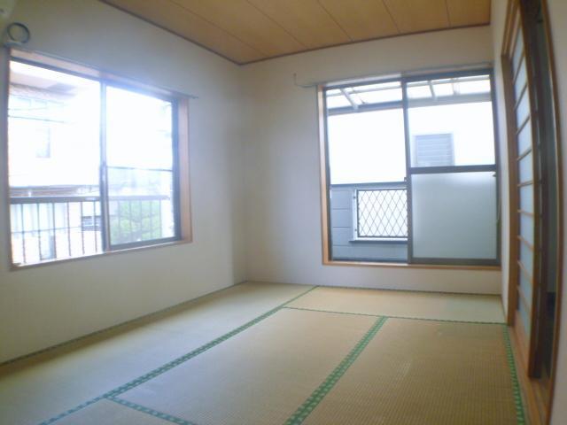 Living and room. Two-sided lighting, After all, the corner room