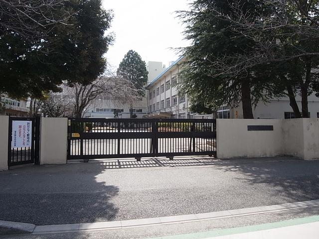 Junior high school. Narashinodai until junior high school 1100m Narashinodai junior high school 1100m walk 14 minutes