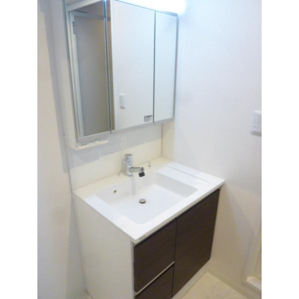 Wash basin, toilet