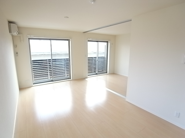 Living and room. This breadth Once you Akehanashi the bedroom