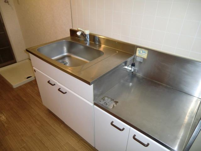 Kitchen. I am happy also to gas stove that also 2-neck can be installed