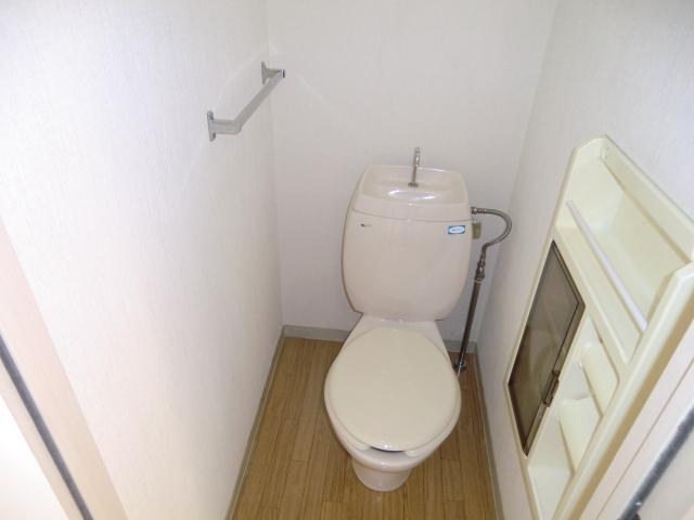 Toilet. Please contact us because it is a ready-to-move-in