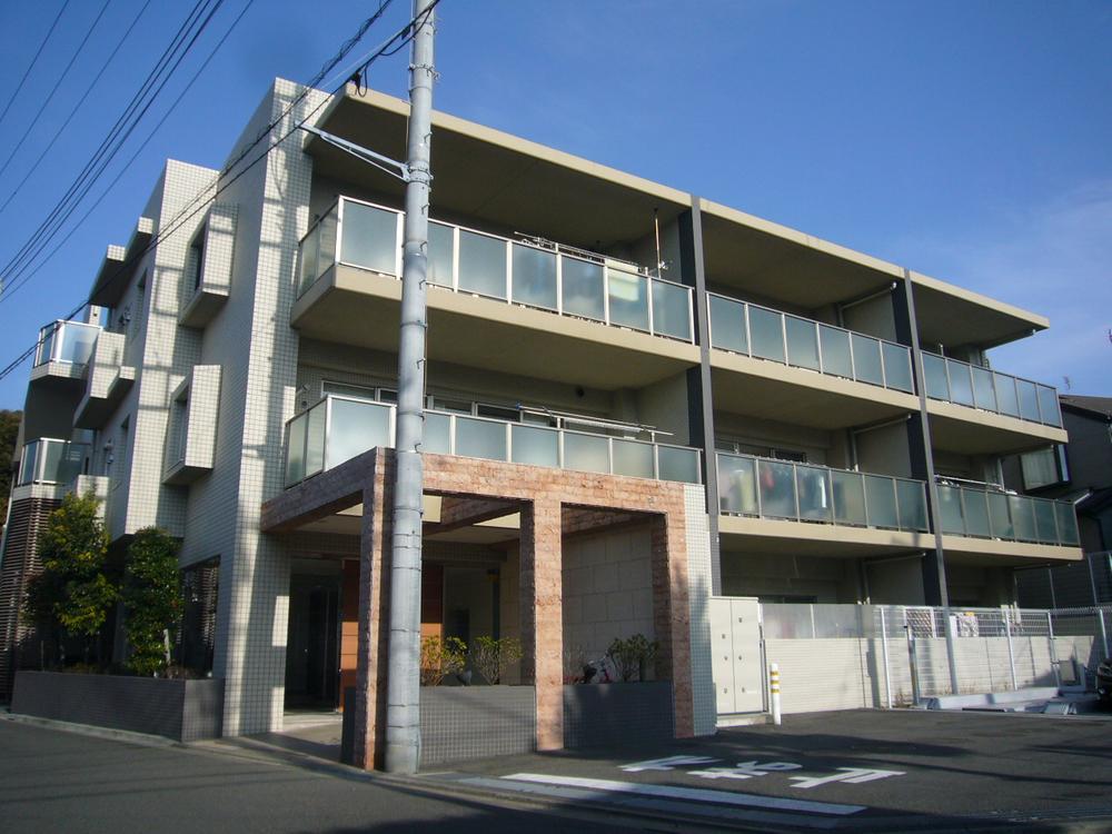 Local appearance photo. ◆ Local appearance photo (January 2014) Shooting ・ May 27, 2008 new construction! ・ Quiet residential area! ・ 3 floor of 4-storey! ・ Sunny!
