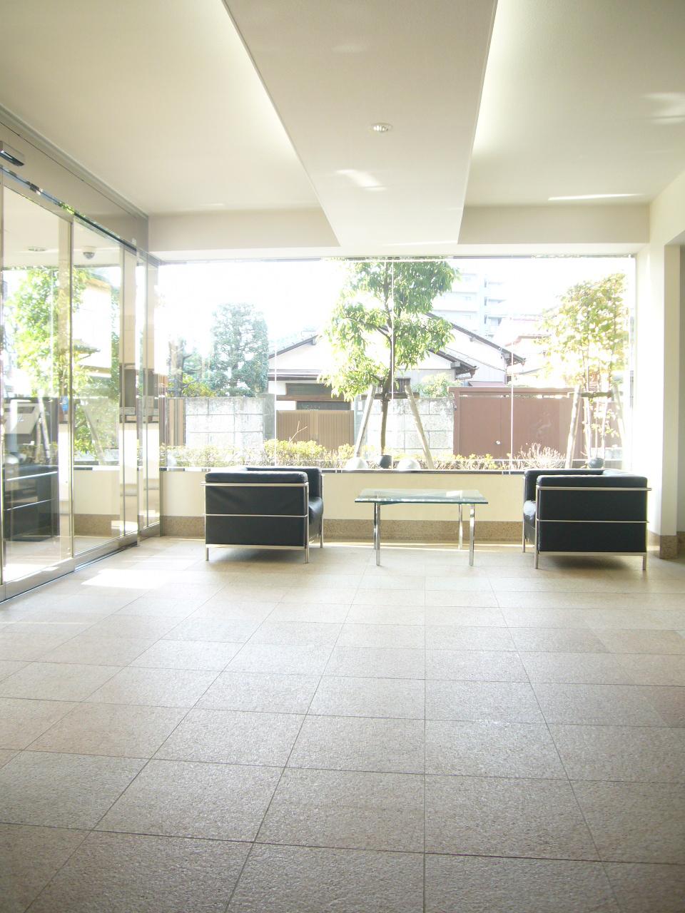 lobby. ◆ Entrance Hall (January 2014) Shooting