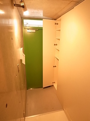 Entrance. Relaxed some entrance space ☆