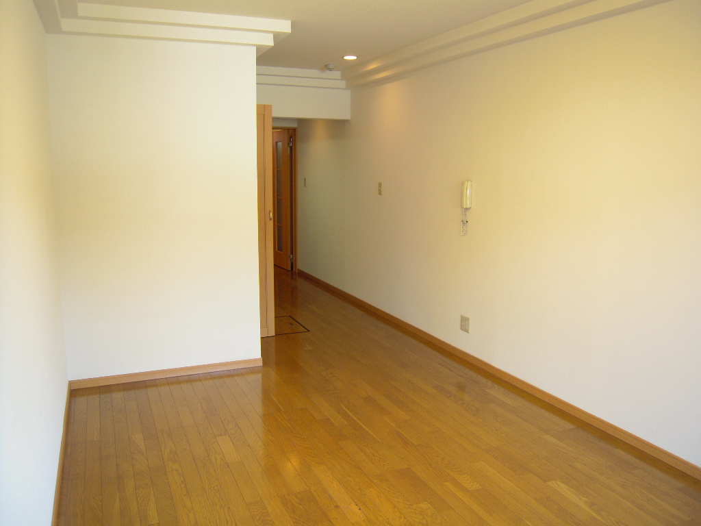 Living and room. Is the room of wide enough! 