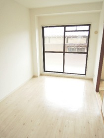 Living and room. ☆ Spacious and bright Western-style ☆