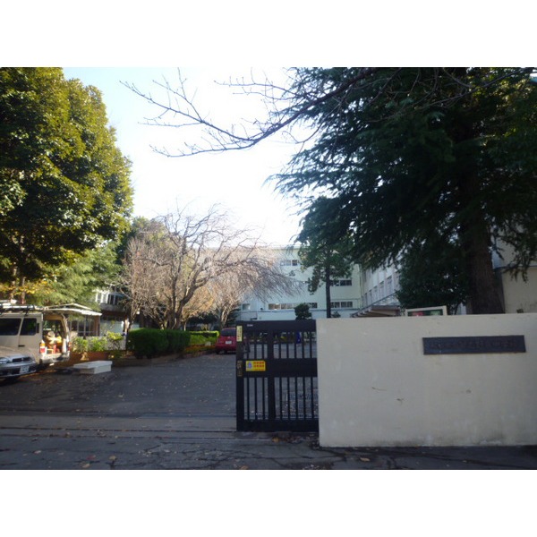 Junior high school. 712m to Funabashi Municipal Nanabayashi junior high school (junior high school)