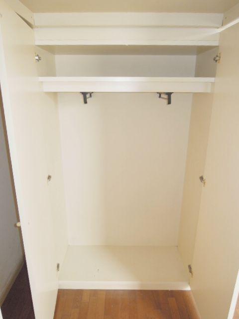 Receipt. These rooms are not troubled in the housing.