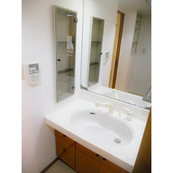 Wash basin, toilet