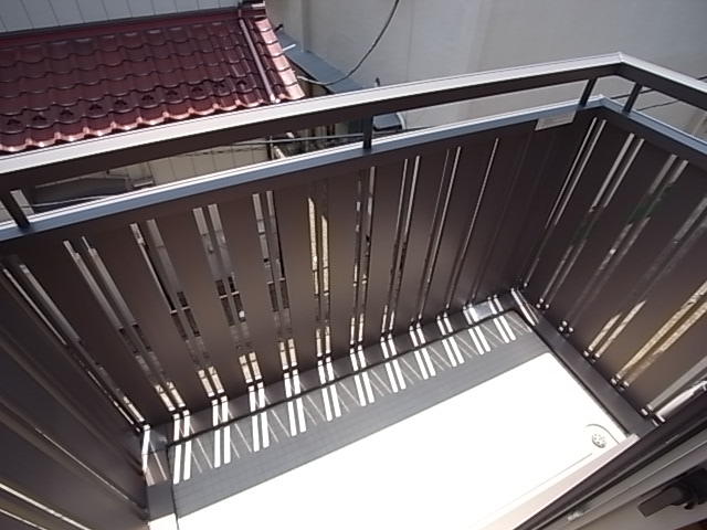 Balcony. Let's put in a planter