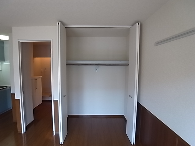 Receipt. Housed firmly