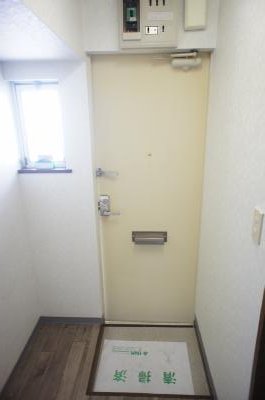 Entrance. Window of Akaritori is for us to brighten the entrance.