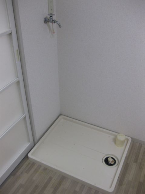 Other room space. This washing machine Storage