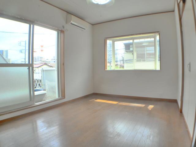 Living and room. It is a two-sided lighting of the bright rooms.