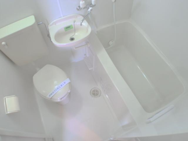 Bath. Caring Rakuchin unit bus