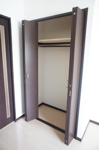 Receipt. One person is a space that will fit in the room