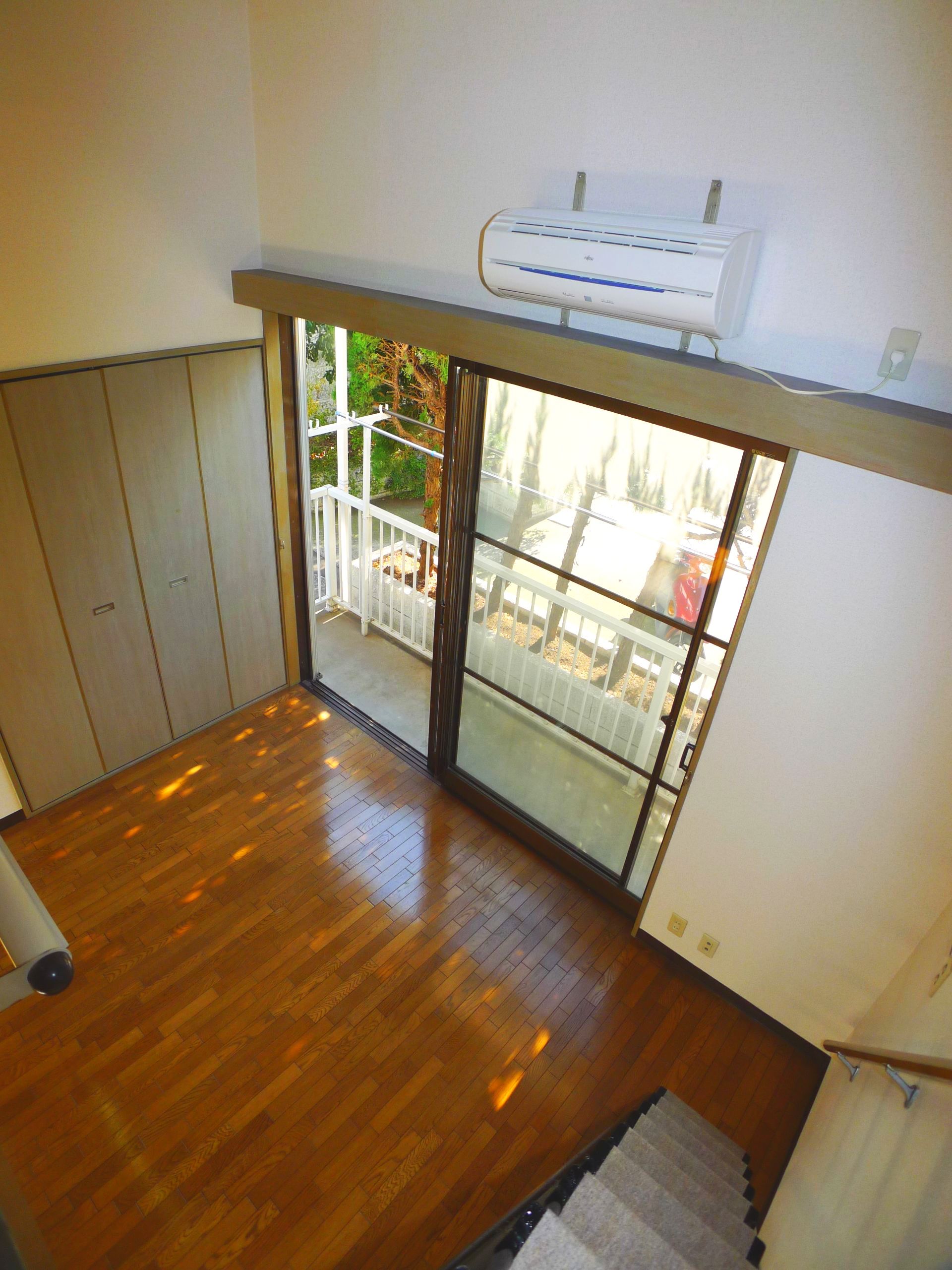 Living and room.  ☆ Able If brokerage commissions 0.525-month ☆ 