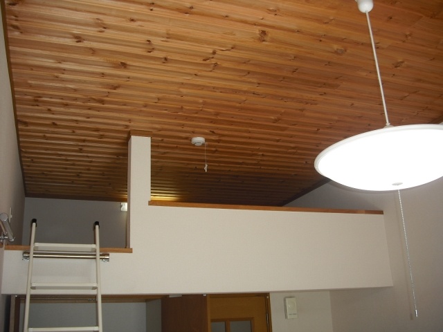 Living and room. Spread with a loft!