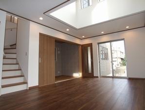 Plan example building area that incorporates the atrium and living-in stairs / 97.7 sq m  Building price / And 17.73 million yen posted in the plan Reikan floor plan is different, Please contact us for more details