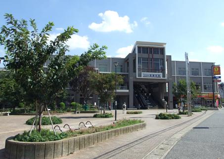Shinkeiseisen "Yakuendai" a 13-minute walk in a flat approach to the station (photo), Is around the station Seiyu is open 24 hours a day, Chibakopu (a 12-minute walk ・ 900m) Ya shopping facilities such as, And living facilities such as Medi Park Yakuendai which clinics gather is substantial