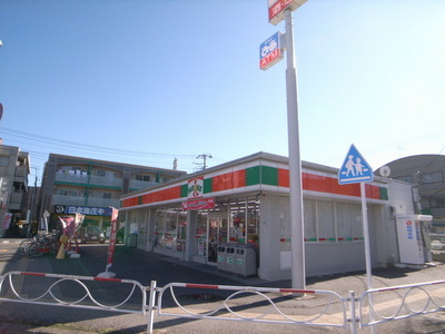 Convenience store. 806m until Thanksgiving (convenience store)