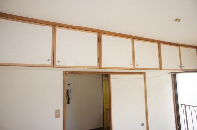 Receipt. This storage is happy.