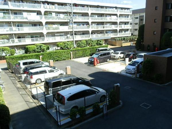 Parking lot
