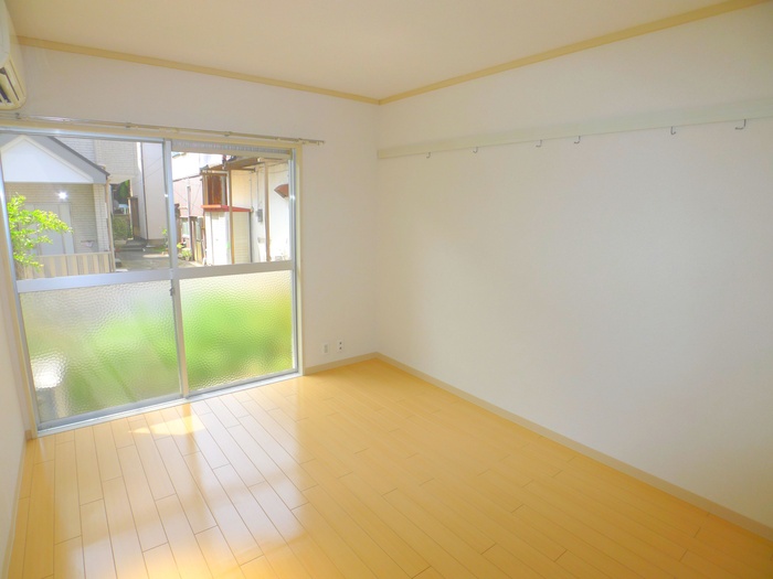 Living and room. ☆ Able If brokerage commissions 0.525-month ☆