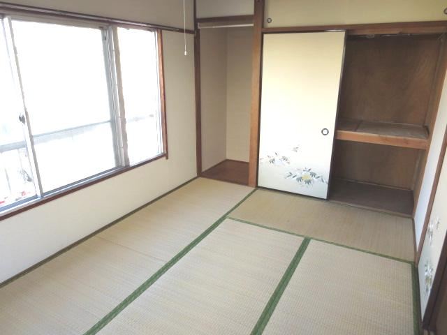 Receipt. Closet of 1 minute between the You can store plenty