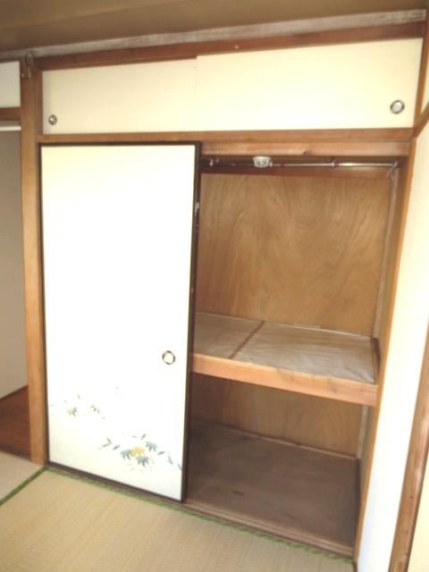 Receipt. Upper closet (storage) are also available!