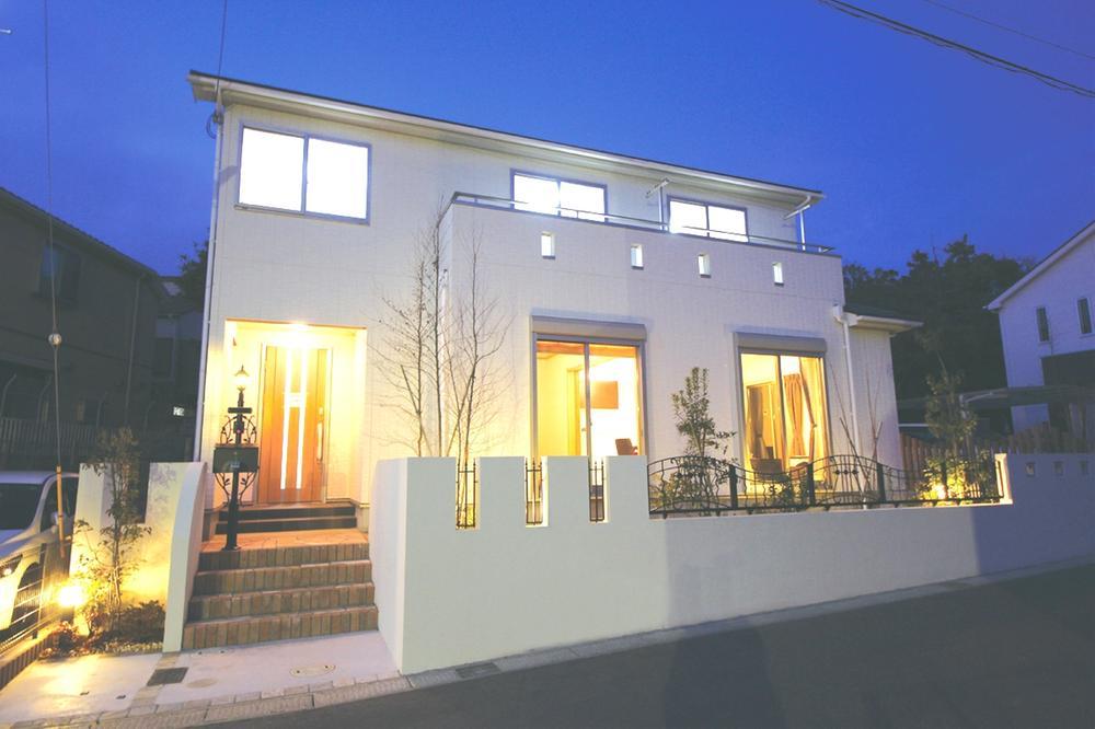 Building plan example (exterior photos). Building plan example Building price 14 million yen, Building area 92.57 sq m
