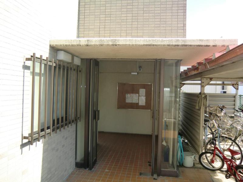 Other. I There is also available a sense of security entrance