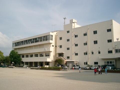 Primary school. 640m to the sea Jinnan Elementary School