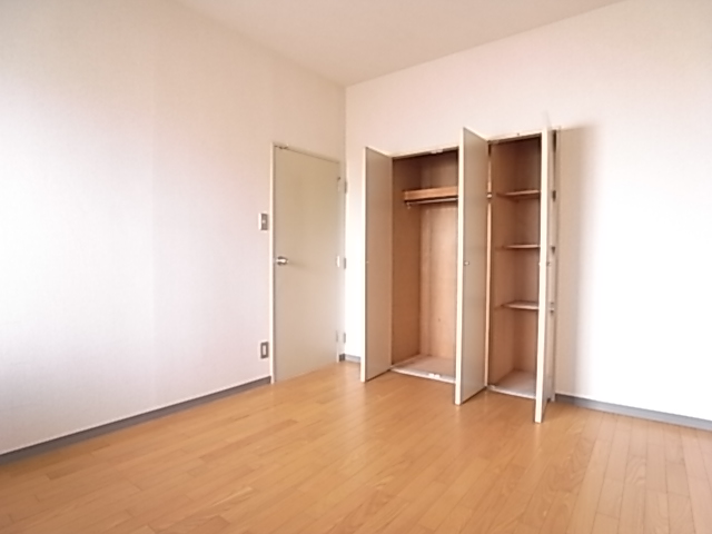 Receipt. Storage is full of 3LDK. Recommended for family.