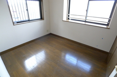 Living and room. Western-style 5.5 Pledge