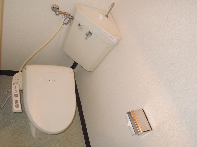 Toilet. bus ・ It's toilet of another