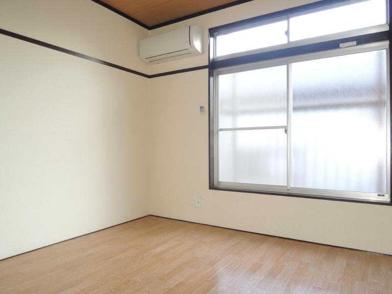 Living and room. It is a bright room