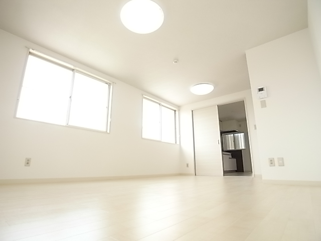 Other room space. Look !! This sense of openness.