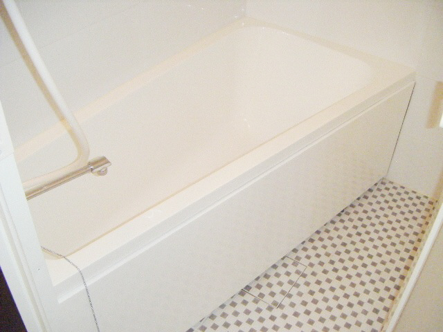 Bath. With bathroom dryer
