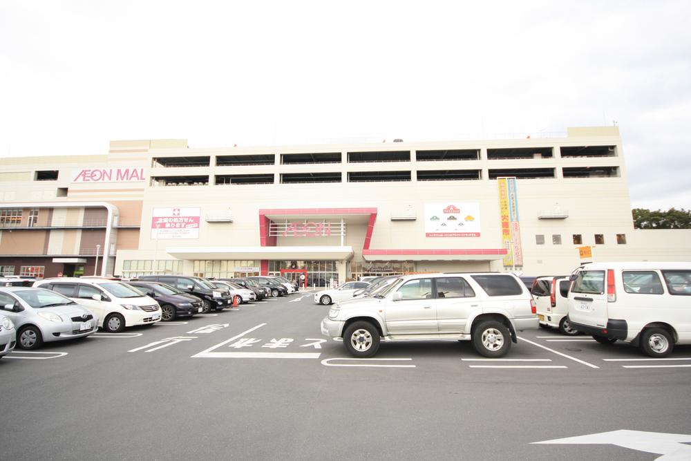 Shopping centre. 670m to Aeon Mall Funabashi