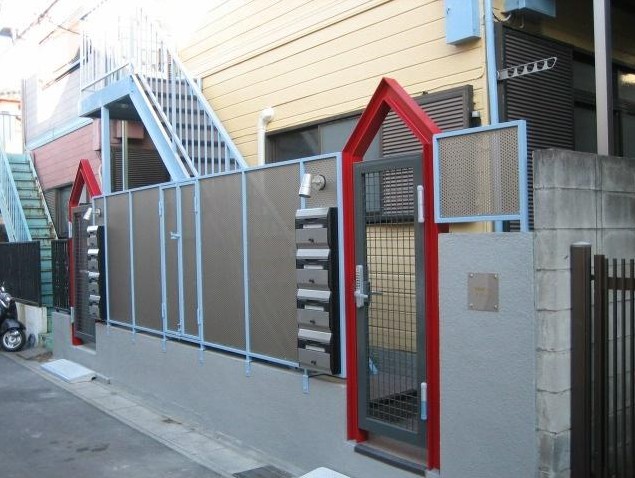 Building appearance. Building entrance