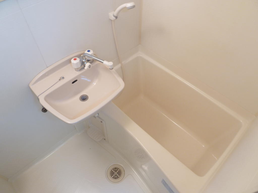 Bath. bus ・ Toilet is another independent type